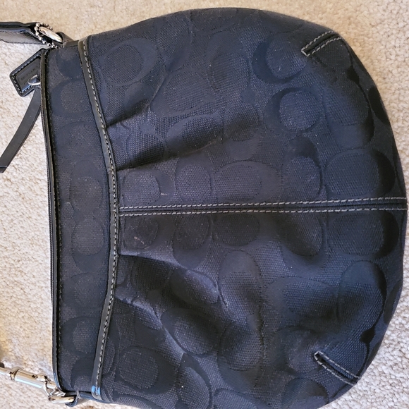 Coach Logo Black Crossbody with Silver tone Hardware. Excellent Condition - Picture 4 of 7